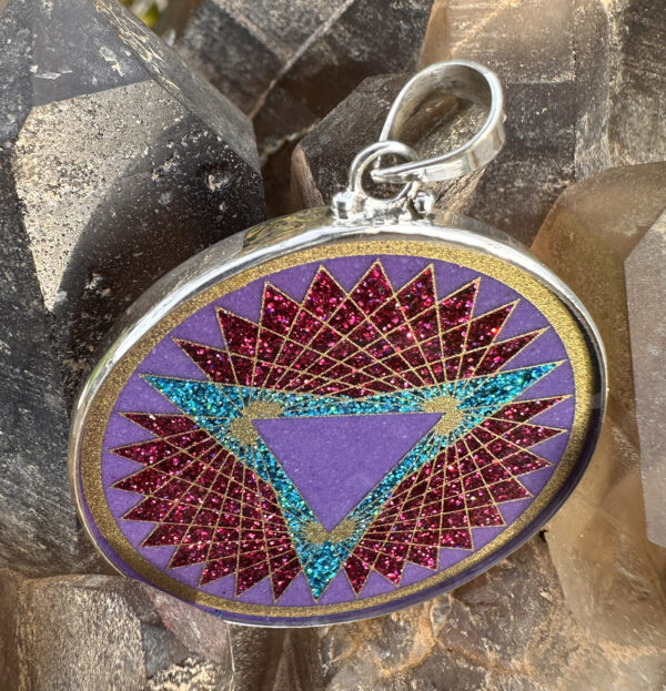 Merkabah/Pyramid of Light - Charoite - 052 - Image 3
